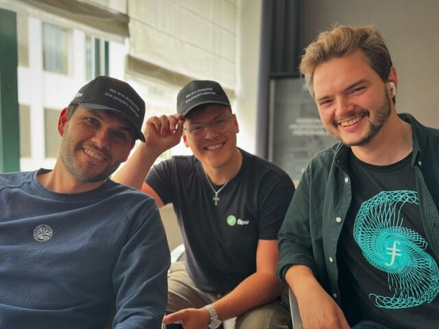 “The boys are back in town” features Patricio, Jacob and Steven and our second gig in Bruxelles where we did post production together with a couple of Tiny Rebels on more than 100 videos related to Web3, decentralised internet, gaming & streaming 🛜🕹️

@tnyrbl @miwa.events

#web3
#decentralizedinternet
#blockchain
#defi
#crypto
#nfts
#smartcontracts
#dapps
#metaverse
#dao
#makelivebetter
#protocollabs