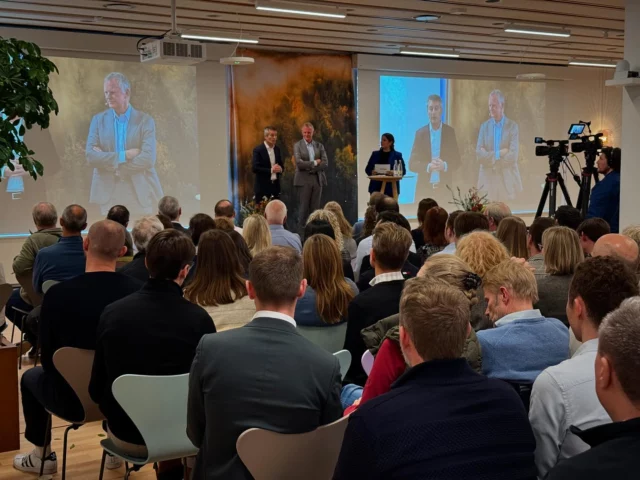 @topsoe_official 

Town hall live streaming 🎥🛰️

#makelivebetter #copenhagenstreaming #livestreaming